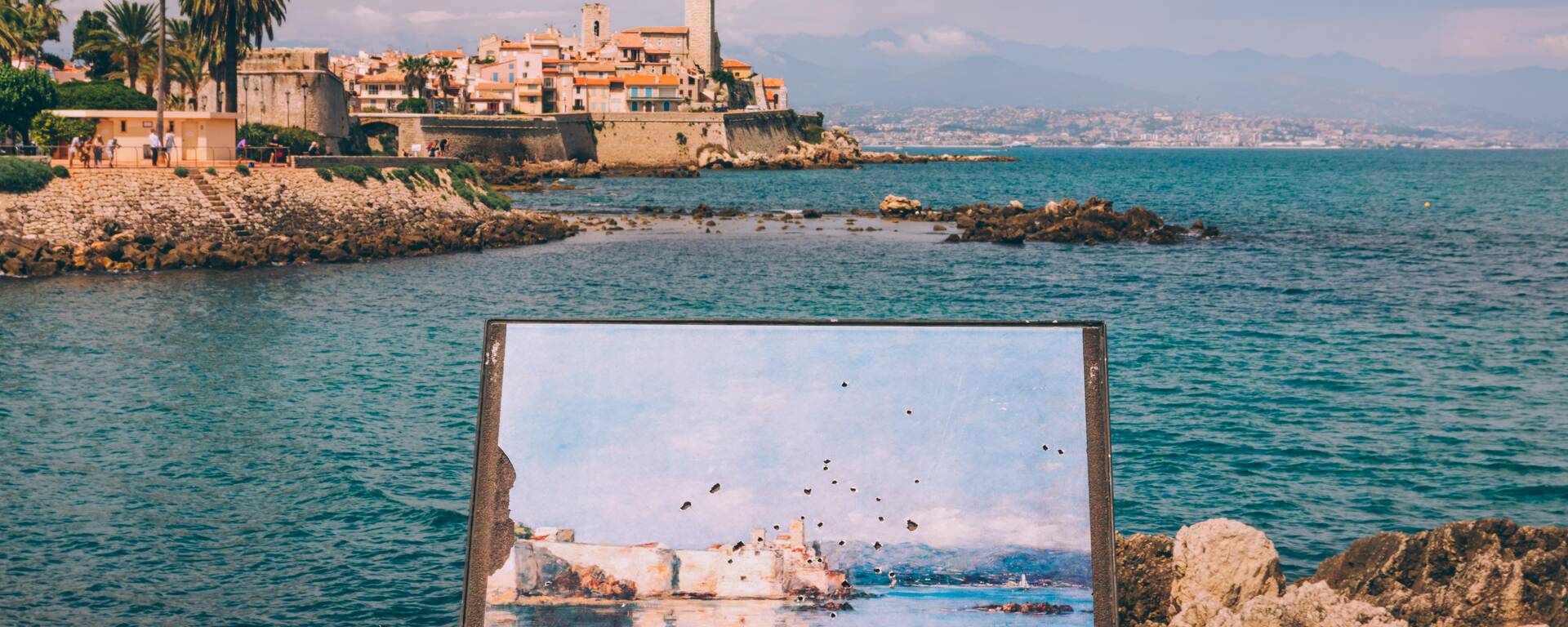 Les remparts d'Antibes © Mary Quincy