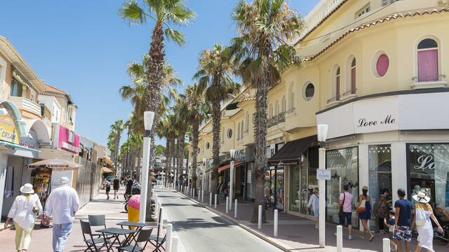 Juan-les-Pins ©Office de Tourisme et des Congrès d'Antibes Juan-les-Pins - Gilles Lefrancq