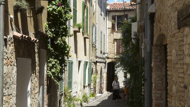 Antibes, la vieille Ville ©Office de Tourisme et des Congrès d'Antibes Juan-les-Pins - Gilles Lefrancq