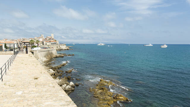 Antibes, les Remparts ©Office de Tourisme et des Congrès d'Antibes Juan-les-Pins - Gilles Lefrancq