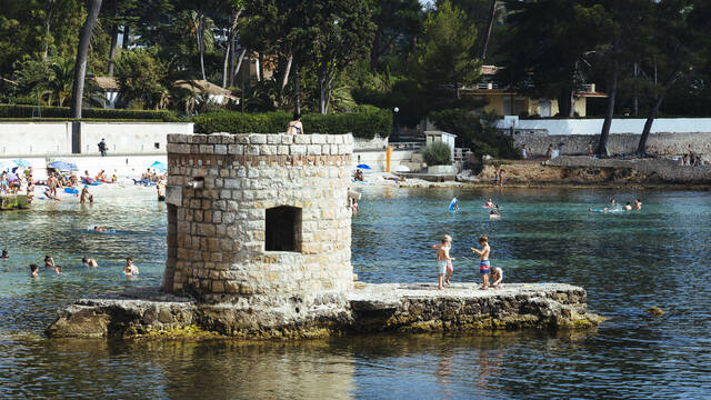 La plage des Ondes au Cap d'Antibes