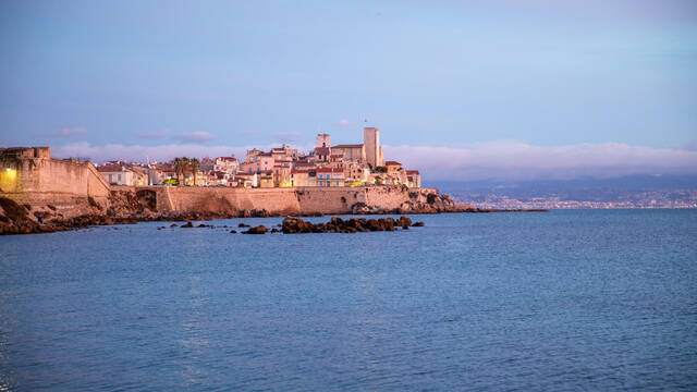 Antibes, les remparts - matin