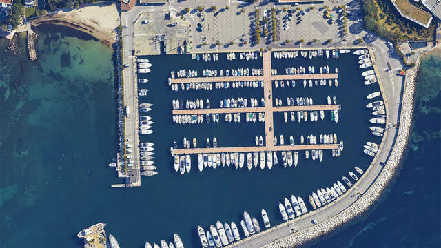 Il porto Gallice vista del cielo