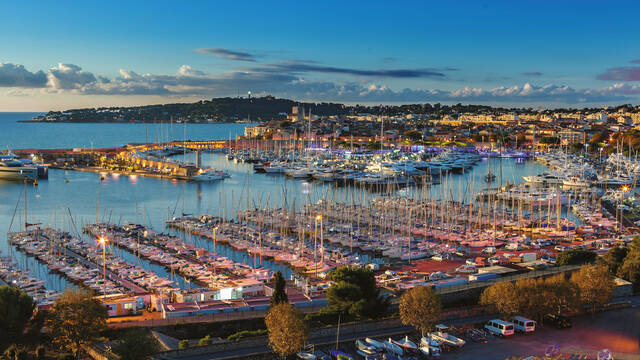 Port Vauban le soir