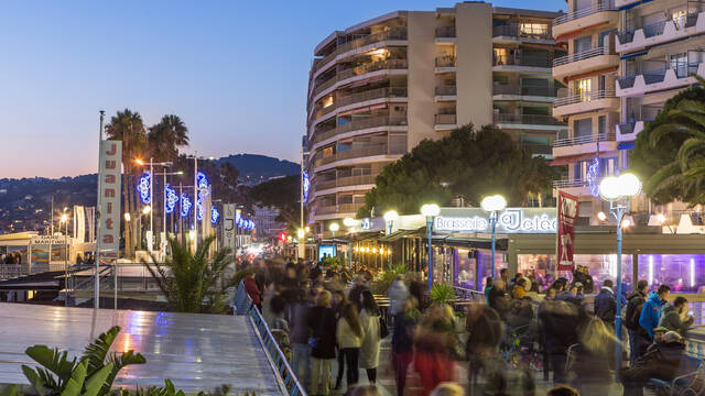 juan-les-pins nuit