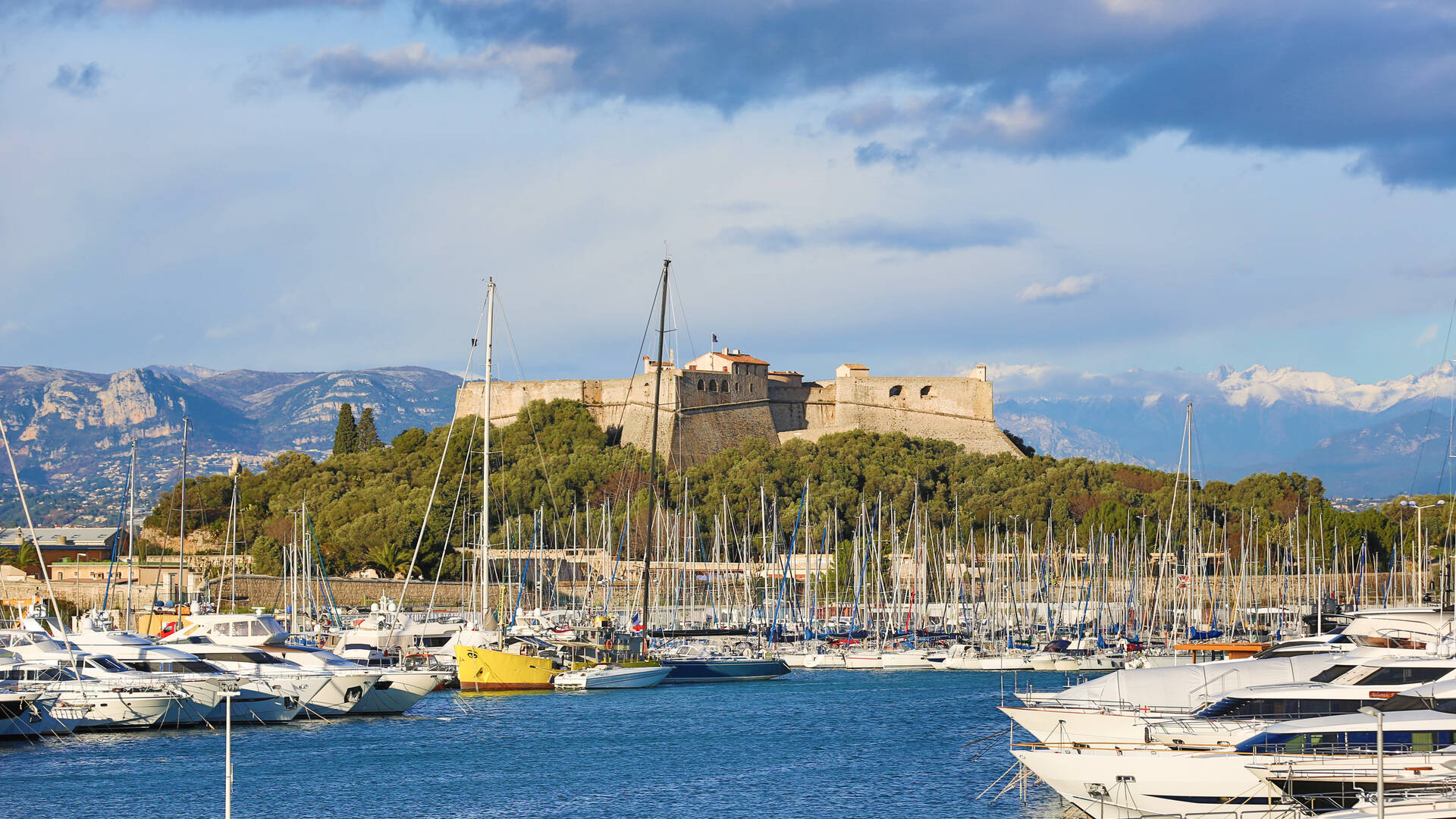 Fort Carré d'Antibes, vue du port Vauban