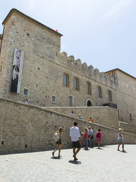 antibes tourist guide