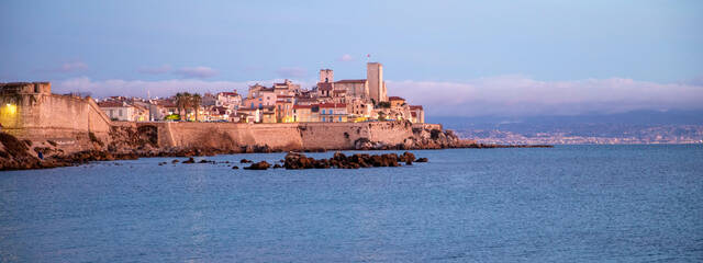 Antibes, les remparts - matin