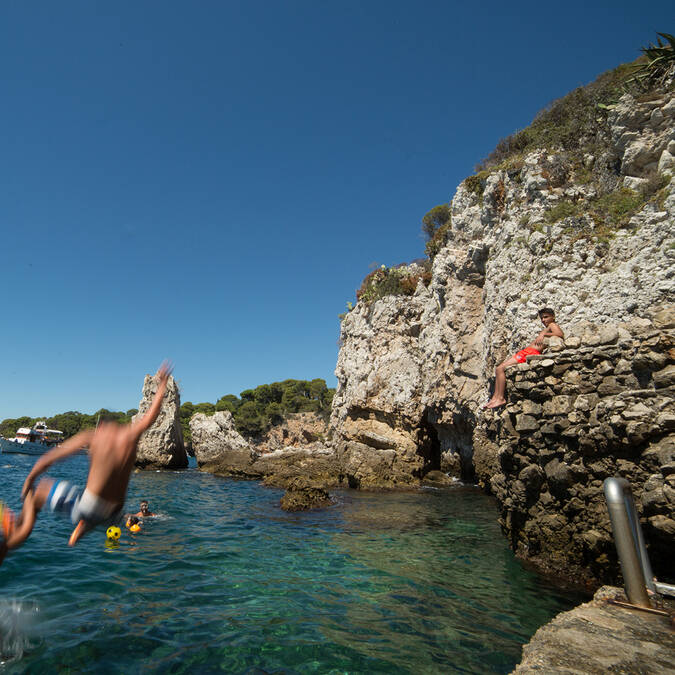 Rocks at Cap d'Antibes ©Mairie d'Antibes - J. Bayle